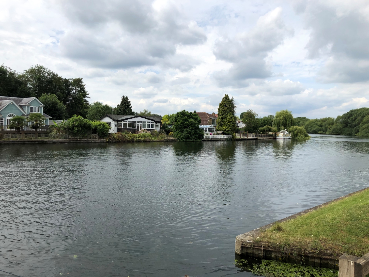 Penton Hall Penton Hall Drive, StainesuponThames, Surrey, TW18